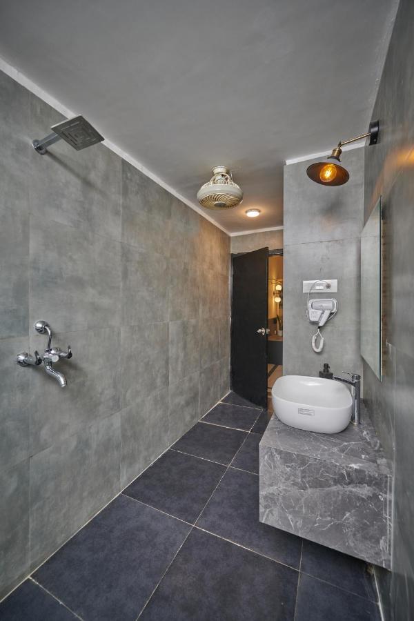 דירות ורנאסי Poshtel Vns מראה חיצוני תמונה